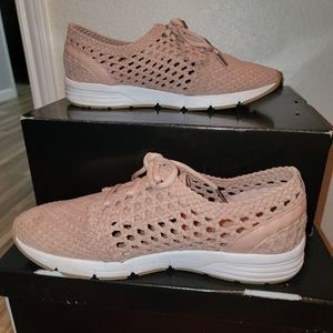Womens shoes size 9